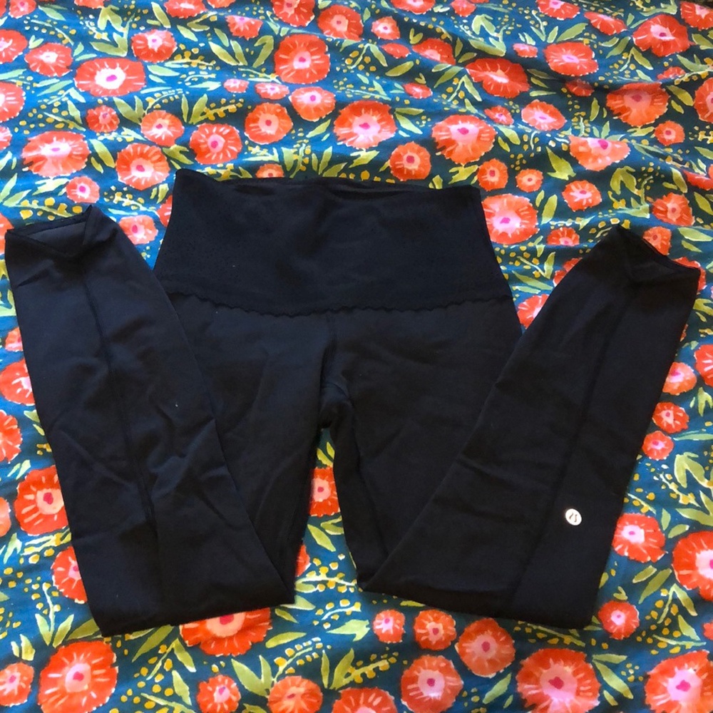 LULULEMON 7/8 high waist band leggings